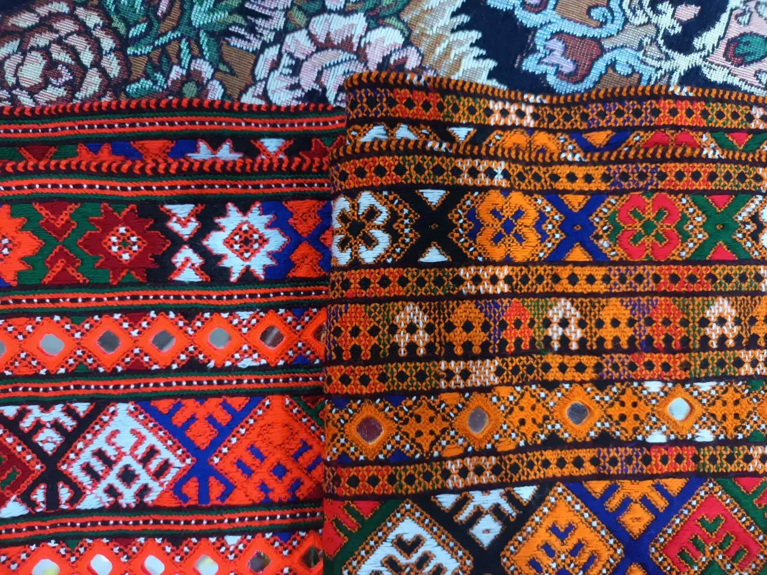 سرتوپ و روبر و جالر|لباس|سراوان, |دیوار