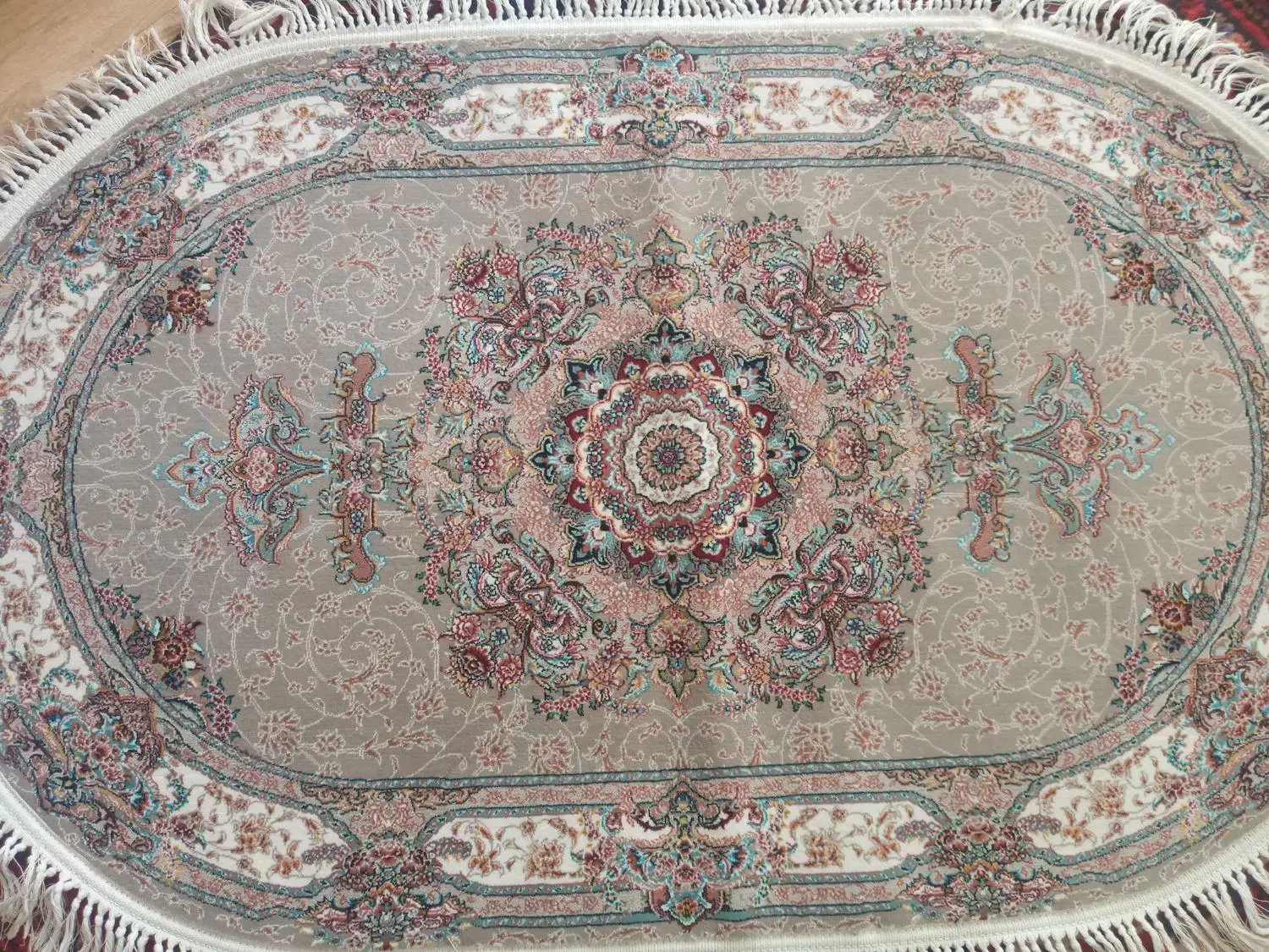 فرش ماشینی(ابریشم دار هم هست)۱و۷۵دریک و۲۵|فرش|تبریز, |دیوار