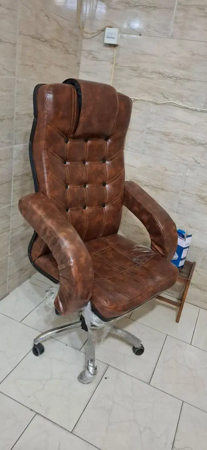 میز مدیریت و صندلی انتظار و صندلی مدیریت|دفتر کار|فردیس, فردیس|دیوار