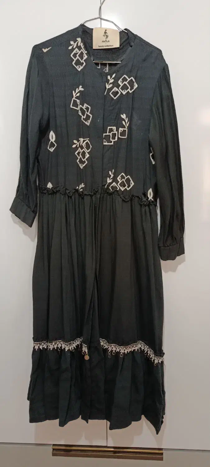 مانتو وسارافن|لباس|خوی, |دیوار