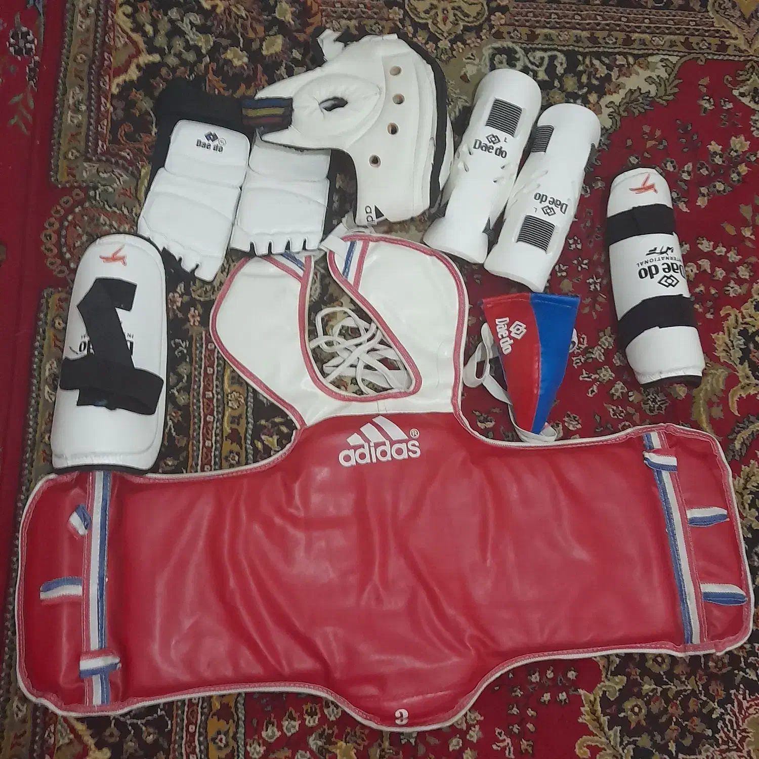 فروش فوری لباس و تمام وسایل تکواندو|تجهیزات ورزشی|مهدی شهر, |دیوار