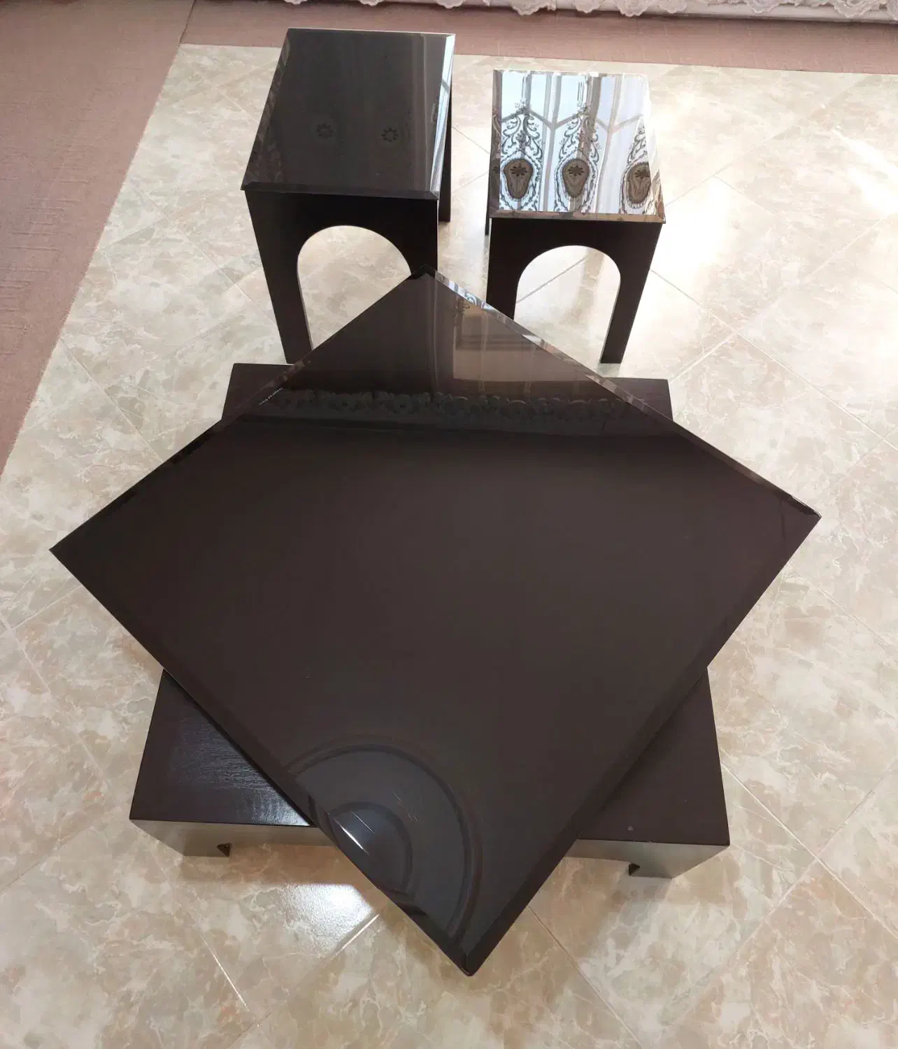 جلو مبلی و عسلی|مبلمان خانگی و میز عسلی|میانه, |دیوار