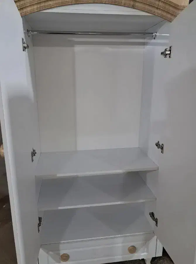 کمددراور سفید طرح چوب|میز و صندلی غذاخوری|محمدشهر, شهرک صنعتی زیبادشت|دیوار