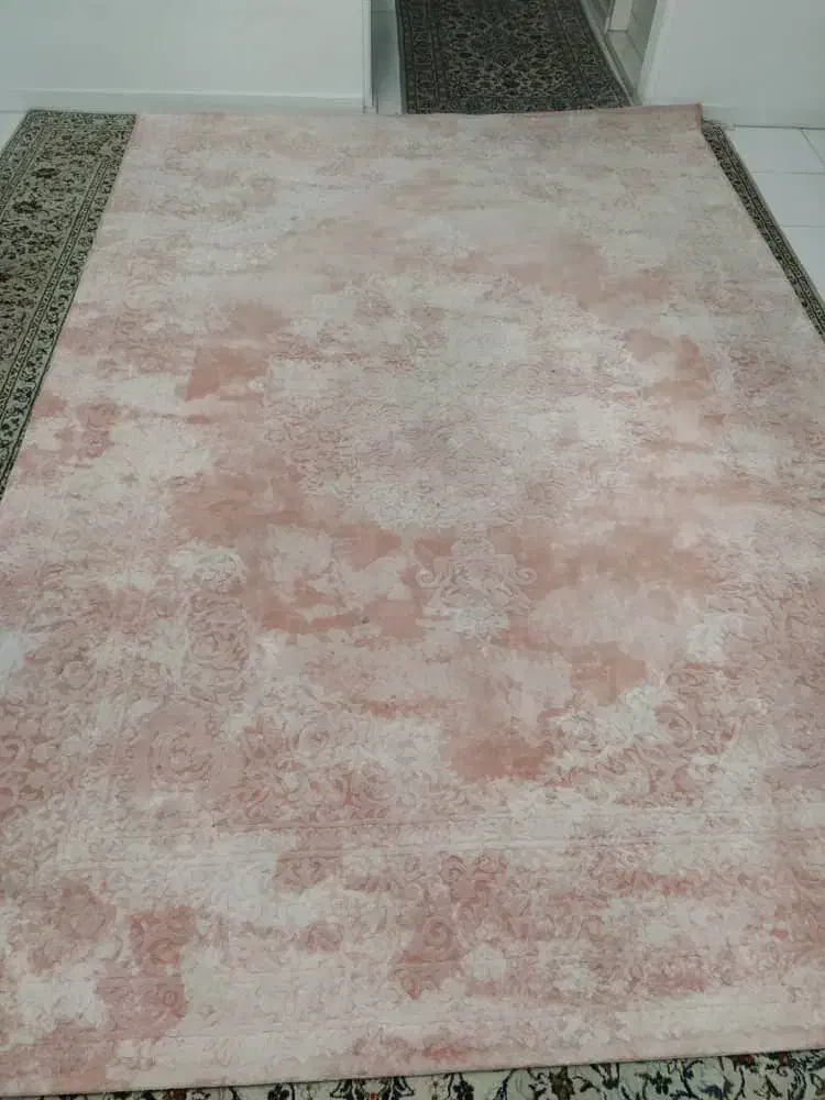 فرش ۹ متری ترکی صورتی/فقط چند لکه داره|فرش|تهران, ارامنه|دیوار