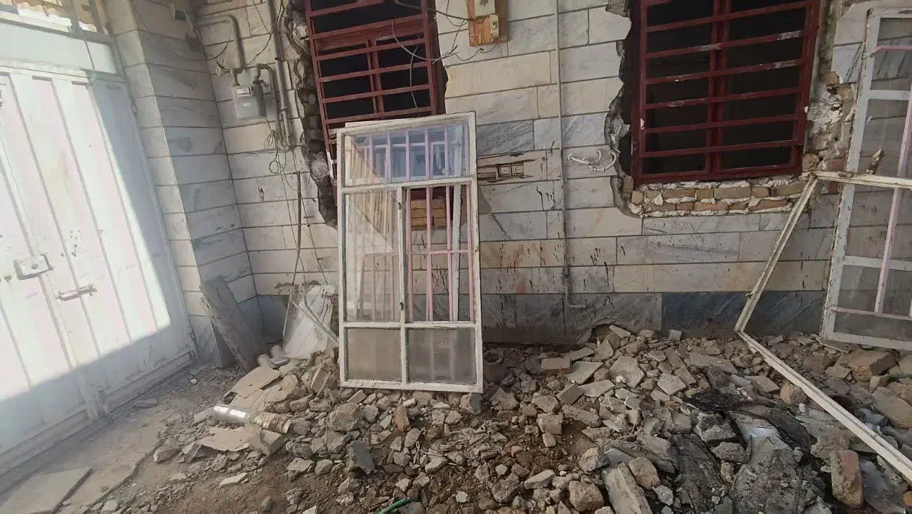 درب و پنجره آهنی|مصالح و تجهیزات ساختمان|بروجرد, |دیوار