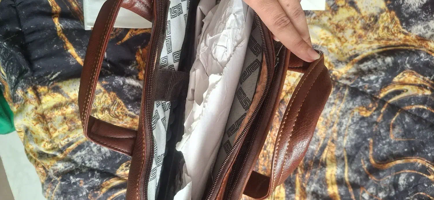 کیف چرم اداری|کیف، کفش، کمربند|پرند, فاز ۴|دیوار