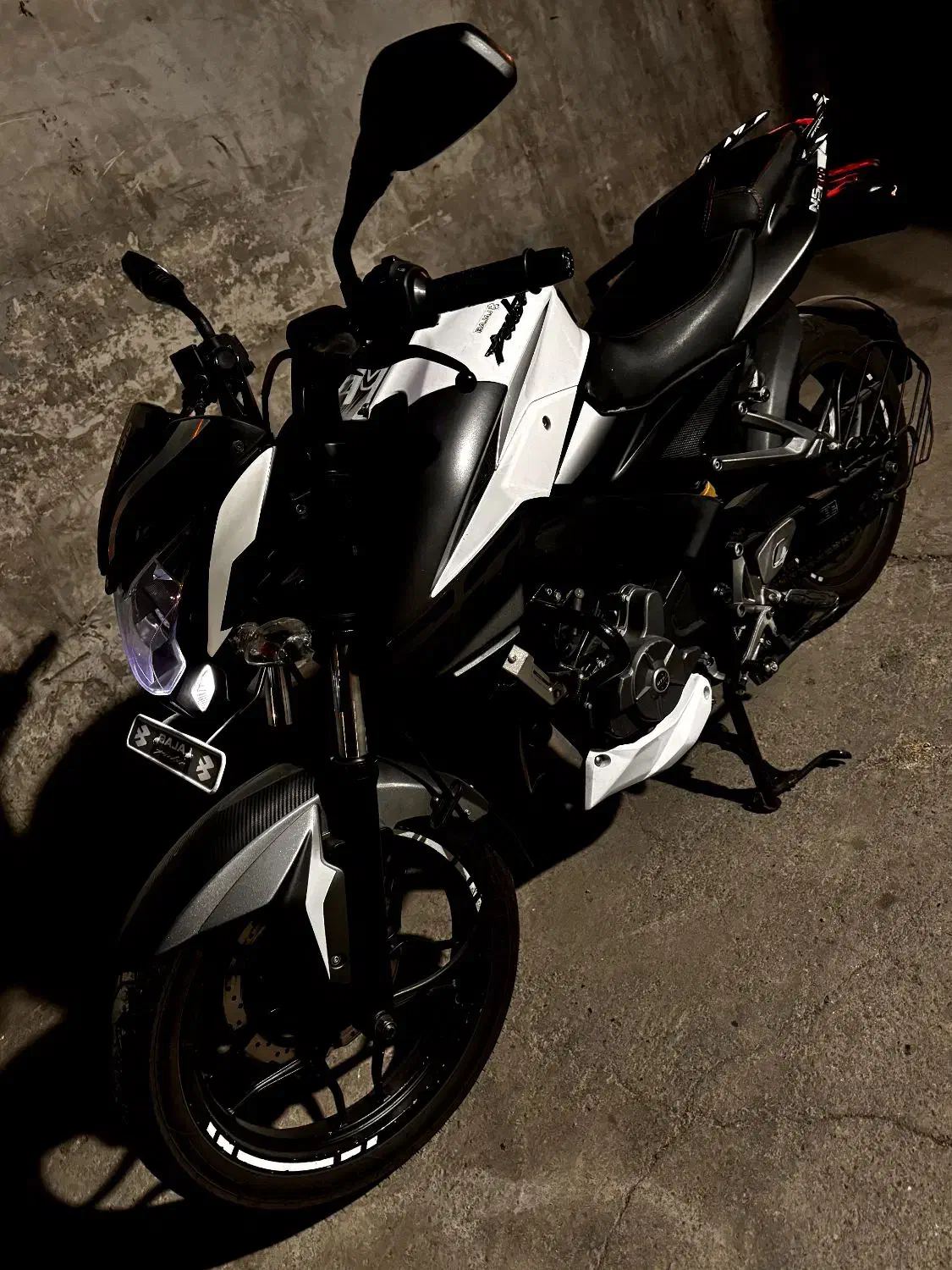 ns 200 مدل ۹۷ تمیز|موتورسیکلت|تهران, تولید دارو|دیوار