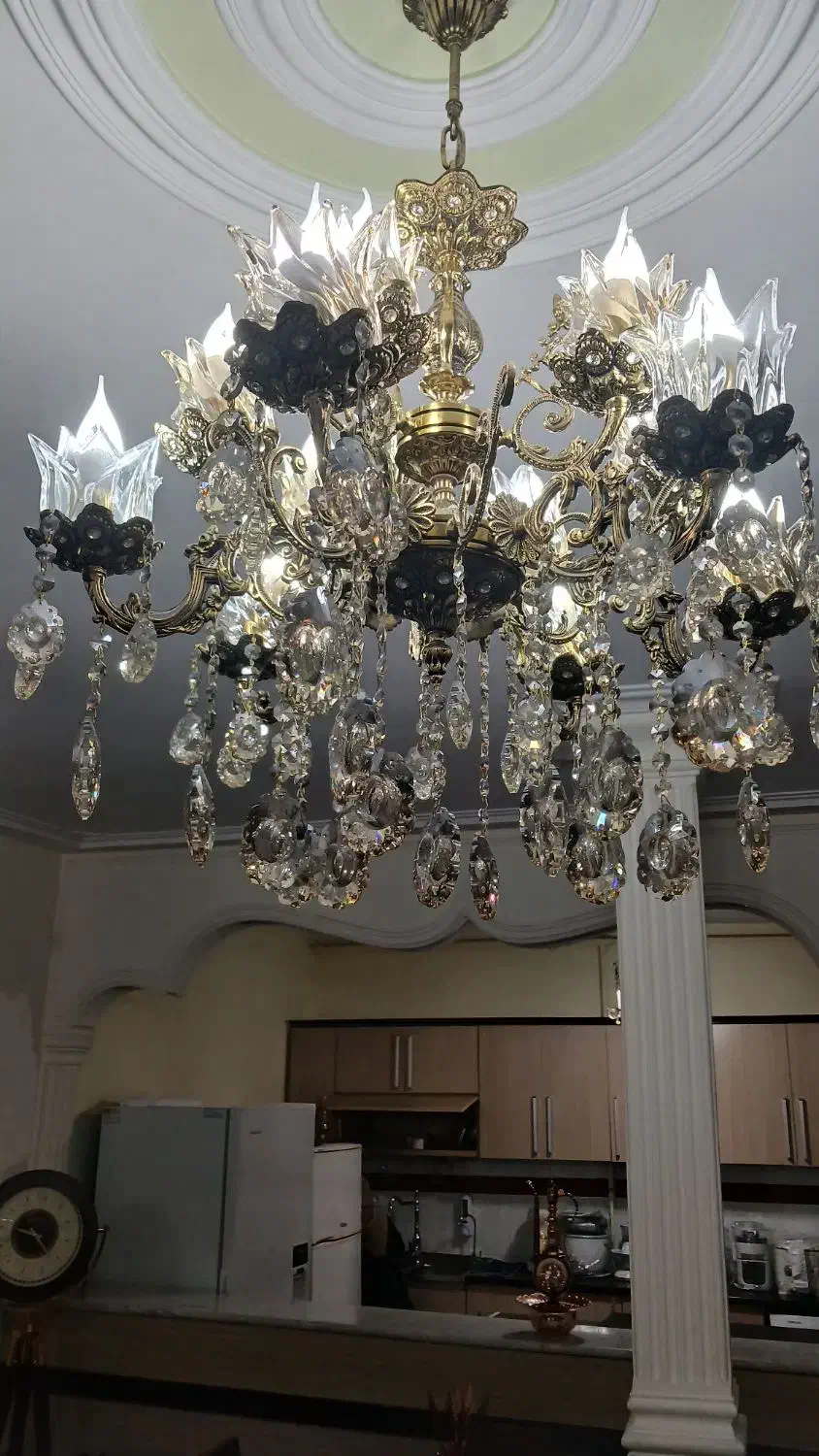 لوستر برنجی بزرگ|لوستر و چراغ آویز|ابهر, |دیوار