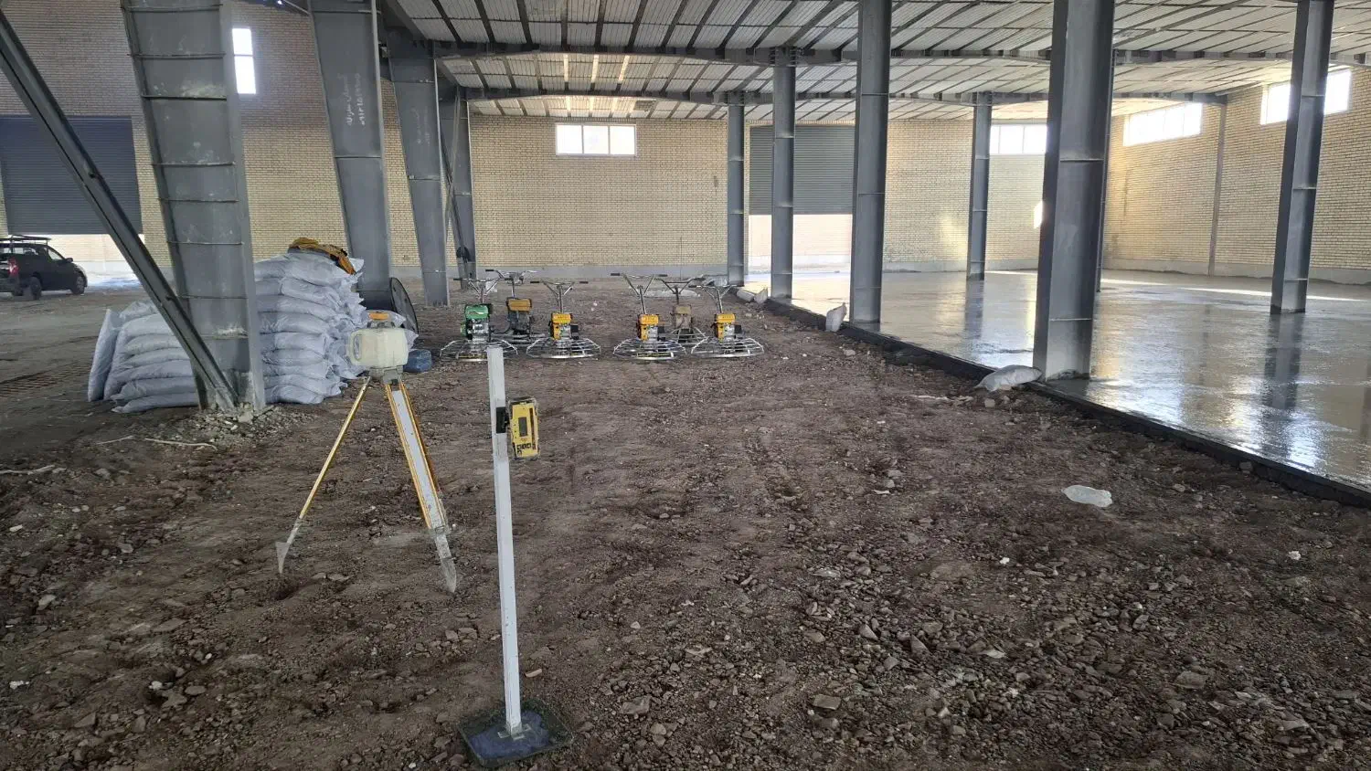 اجرتی بتن ریزی با ماله پروانه با لیزر|خدمات پیشه و مهارت|نظر کهریزی, |دیوار