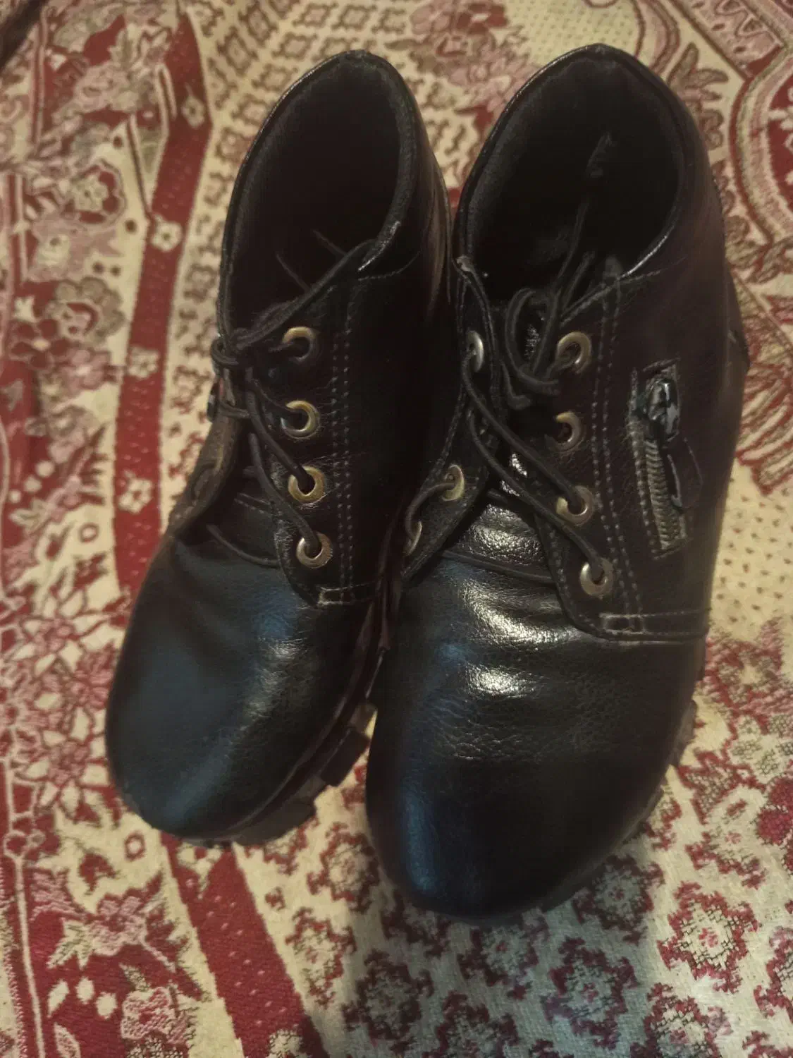 کفش|کیف، کفش، کمربند|زابل, |دیوار