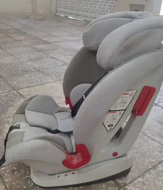 صندلی ماشین کودک|تخت و صندلی بچه|اسلامشهر, شهرک توحید|دیوار
