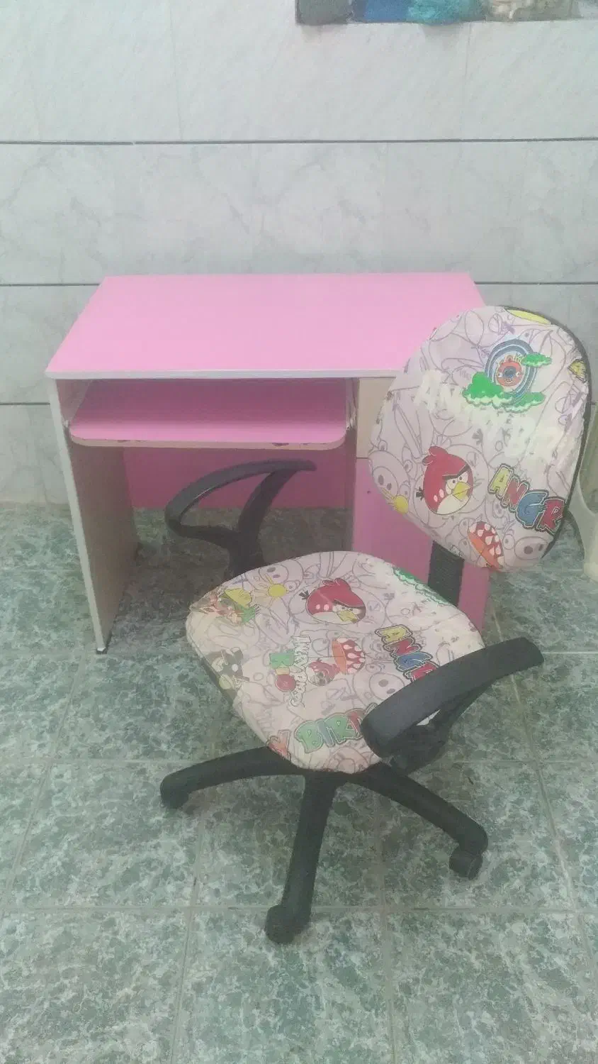 میز کامپیوتر وتحریر همراه صندلی چرخان|میز تحریر و کامپیوتر|نجفآباد, هفده شهریور|دیوار