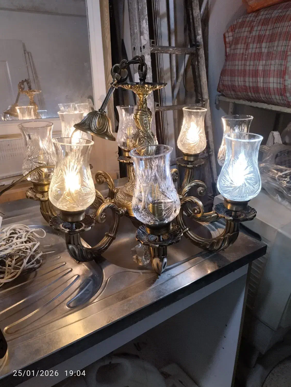 ۲عدد لوستر یکی برنزی یکی چوبی|لوستر و چراغ آویز|تهران, زرکش|دیوار