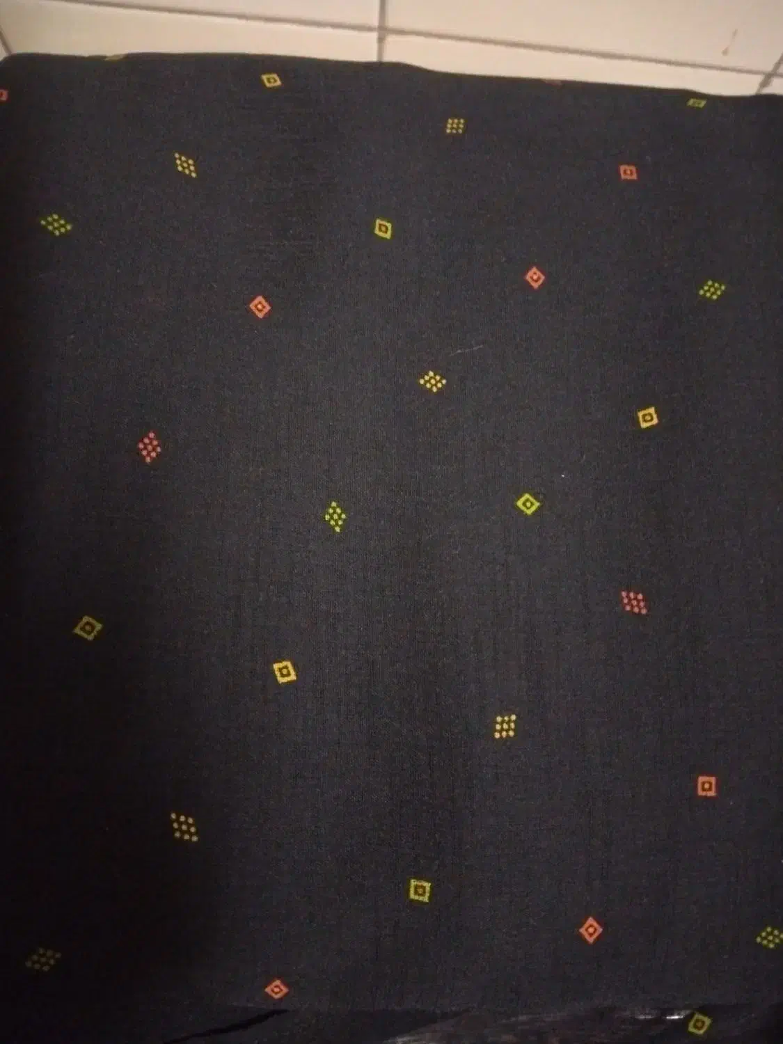 چادر رنگی|لباس|قم, هفت تیر|دیوار