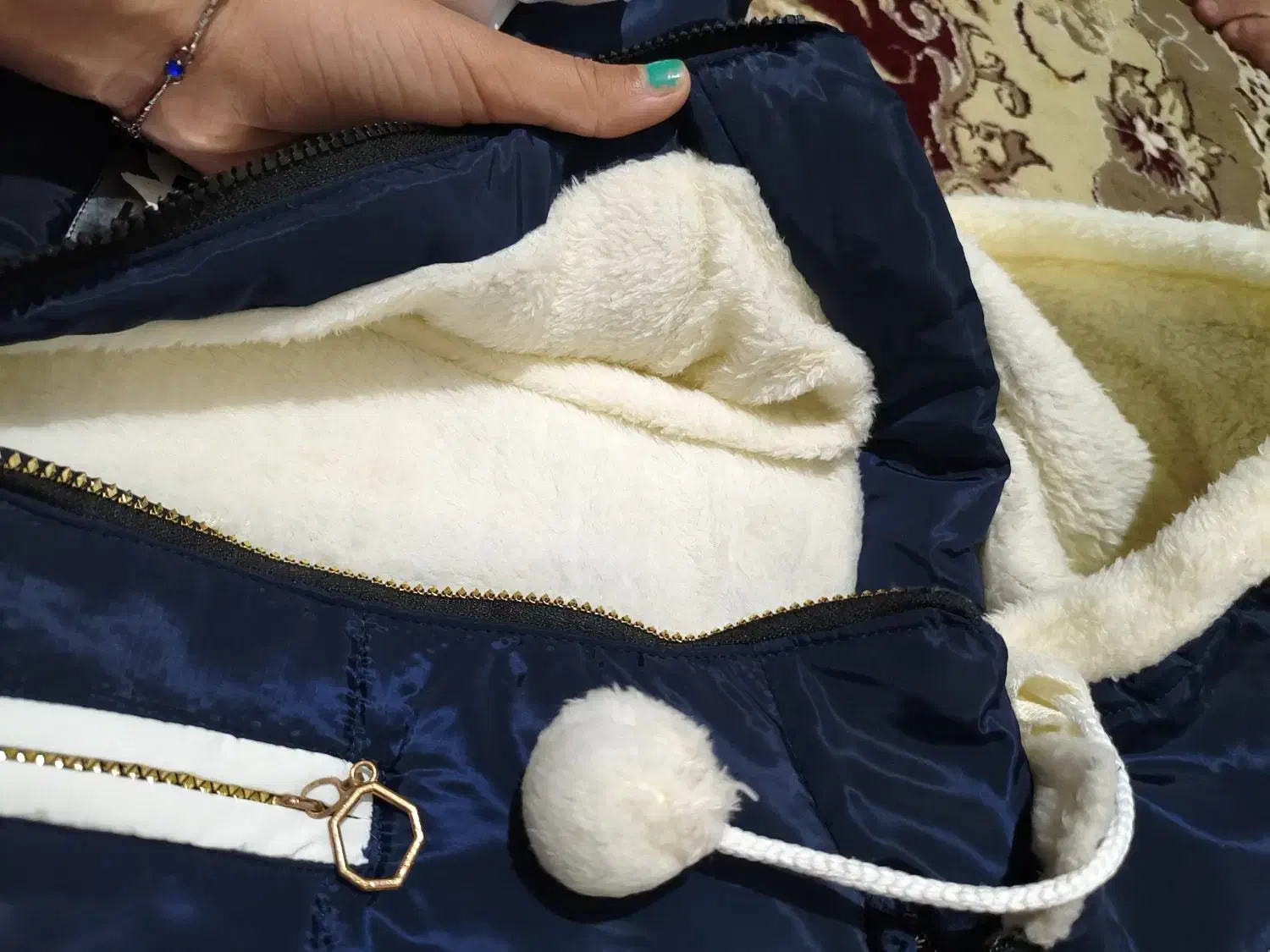 کاپیشن دخترانه|لباس|یاسوج, |دیوار