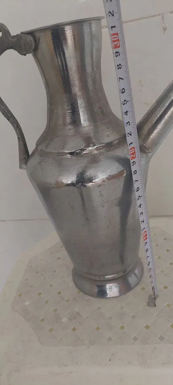 آفتابه|کلکسیون اشیاء عتیقه|همدان, |دیوار