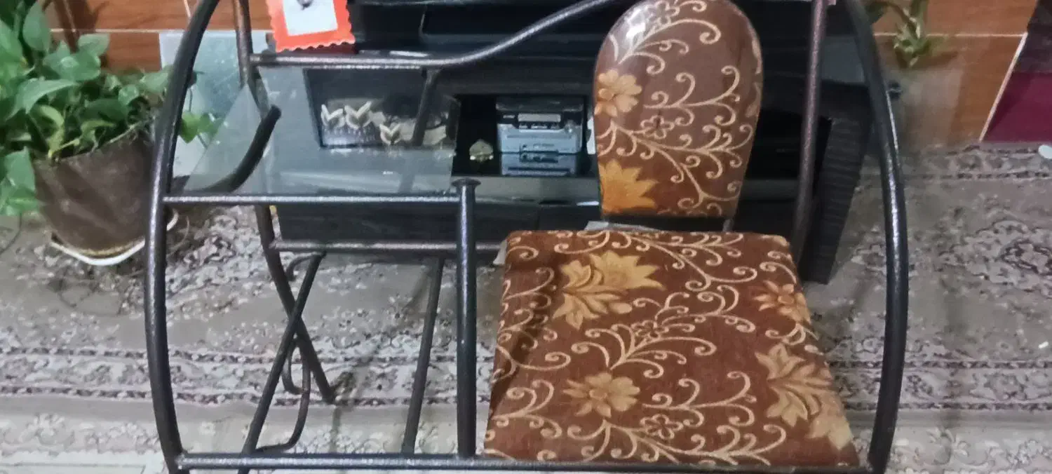 میز تلفن|میز تلفن|شیراز, گل سرخ|دیوار