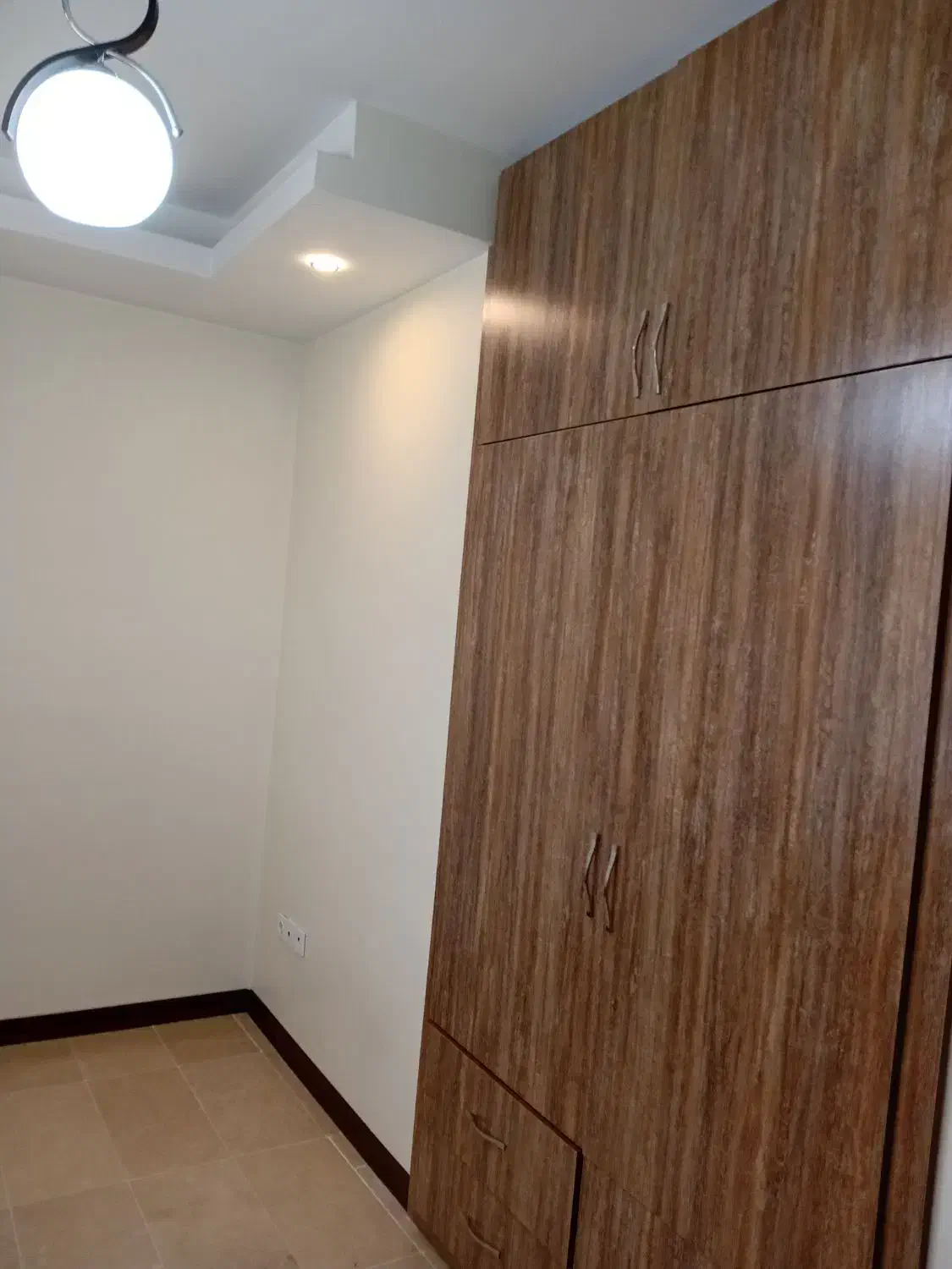 ۱۵۵متر تکواحدی ۲پارکینگ مشابه نوساز خ فرخی، تخلیه