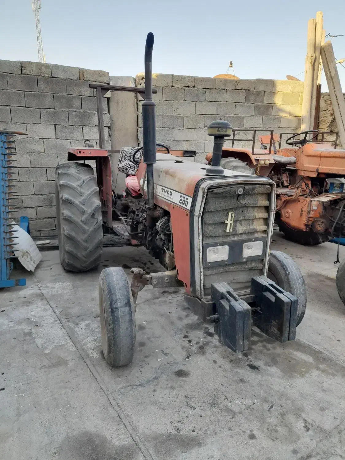 تراکتور ۲۸۵ مدل ۸۲|خودرو سنگین|دینور, |دیوار