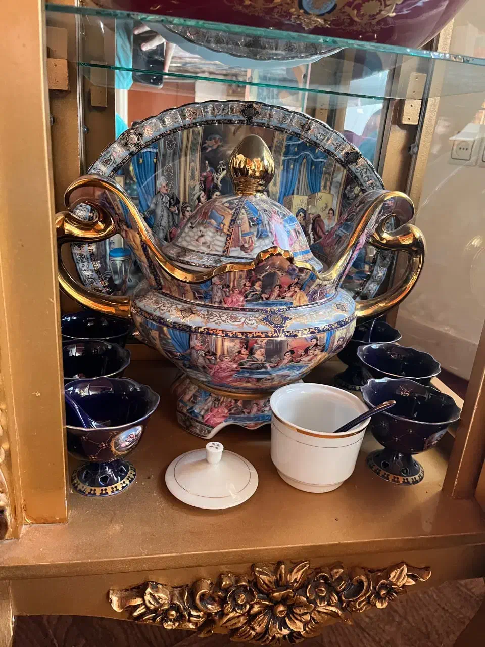 فروش فوری اسباب و اثاثیه|بوفه، ویترین، کنسول|تالش, هشتپر|دیوار