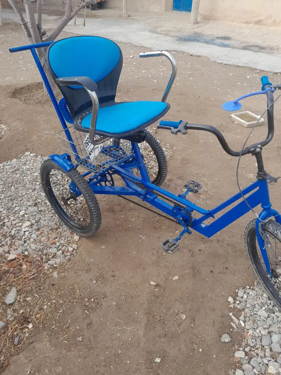 سه چرخه|دوچرخه، اسکیت، اسکوتر|اسکو, |دیوار