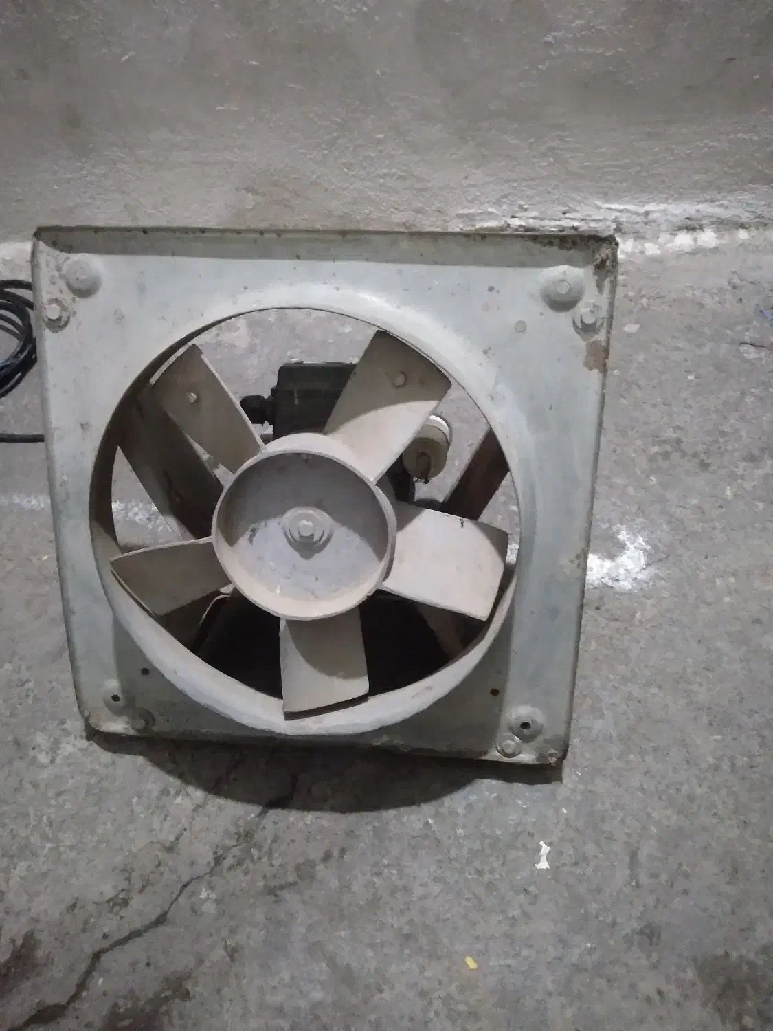 هواکش  فن|پنکه و تصفیهکنندهٔ هوا|رشت, سلیمانداراب|دیوار