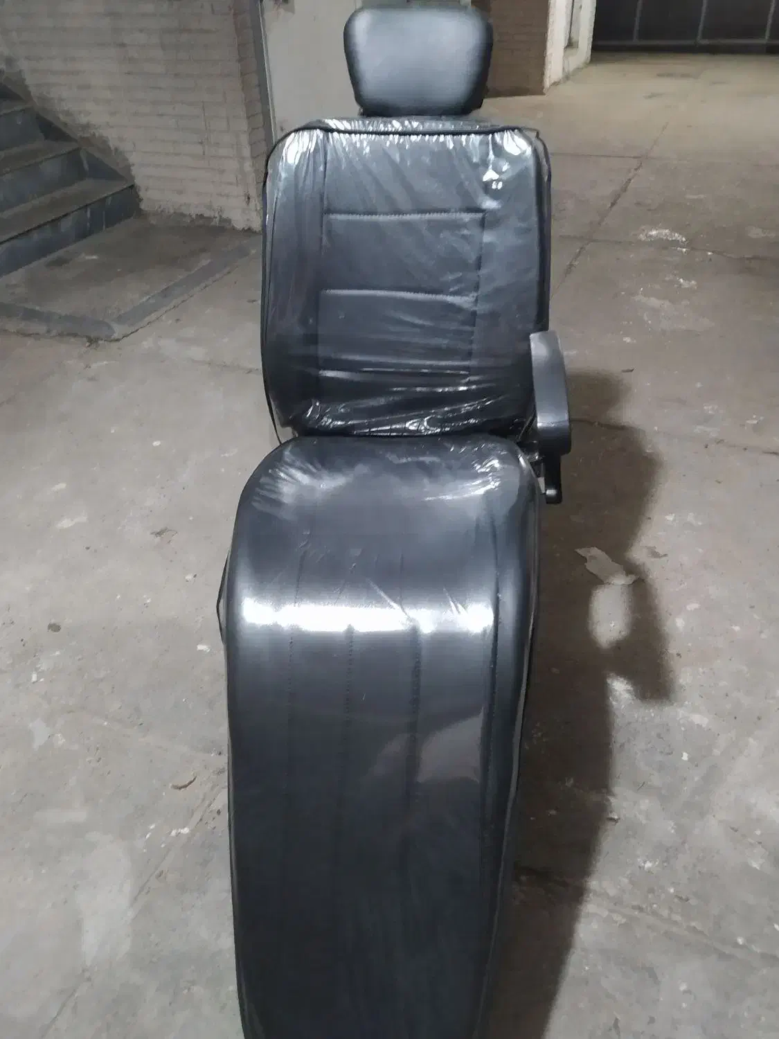 صندلی آرایشگاه زنانه|آرایشگاه و سالنهای زیبایی|ساری, |دیوار