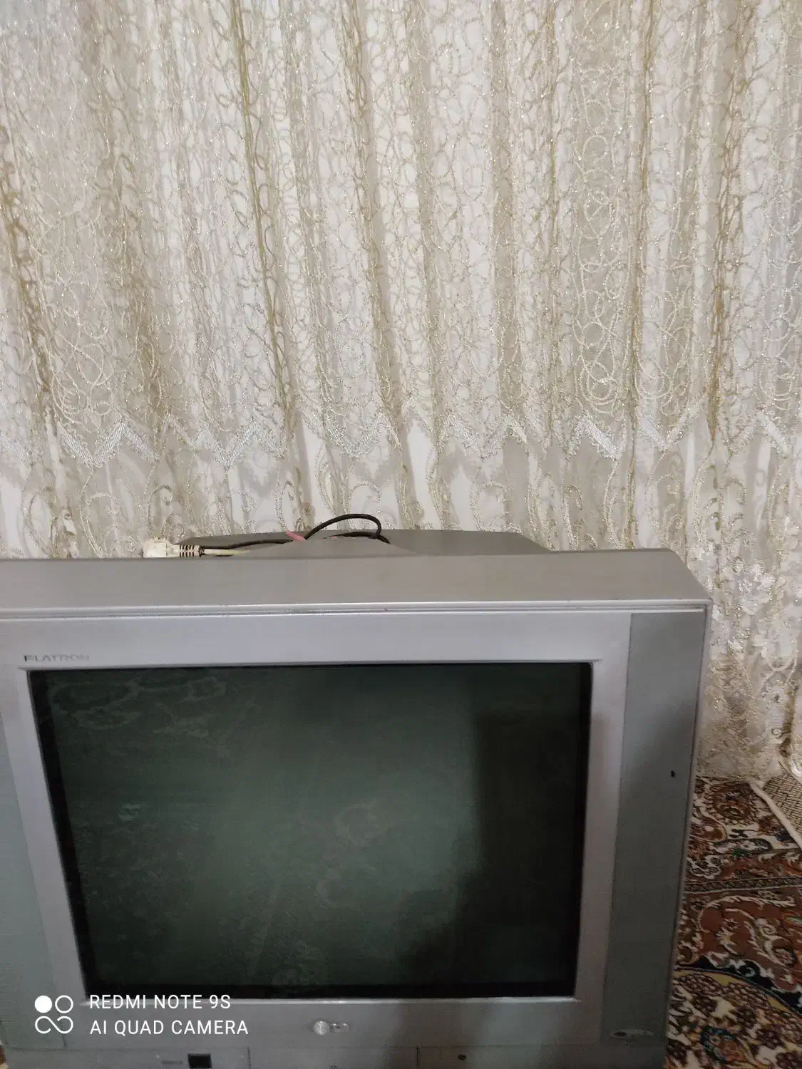 تلویزیون سالم درحد نو،به همراه میزتلویزیون|تلویزیون و پروژکتور|مشگین شهر, |دیوار