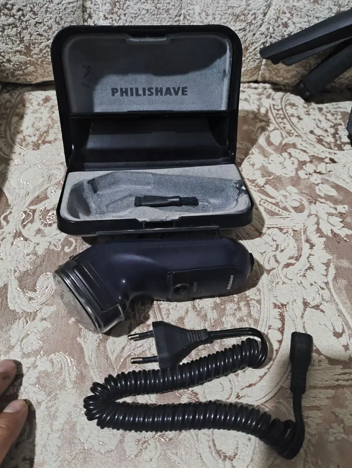 ریش تراش سه تیغ شارژی فیلیپس- با جعبه و متعلقات|آرایشی، بهداشتی، درمانی|سهند, |دیوار