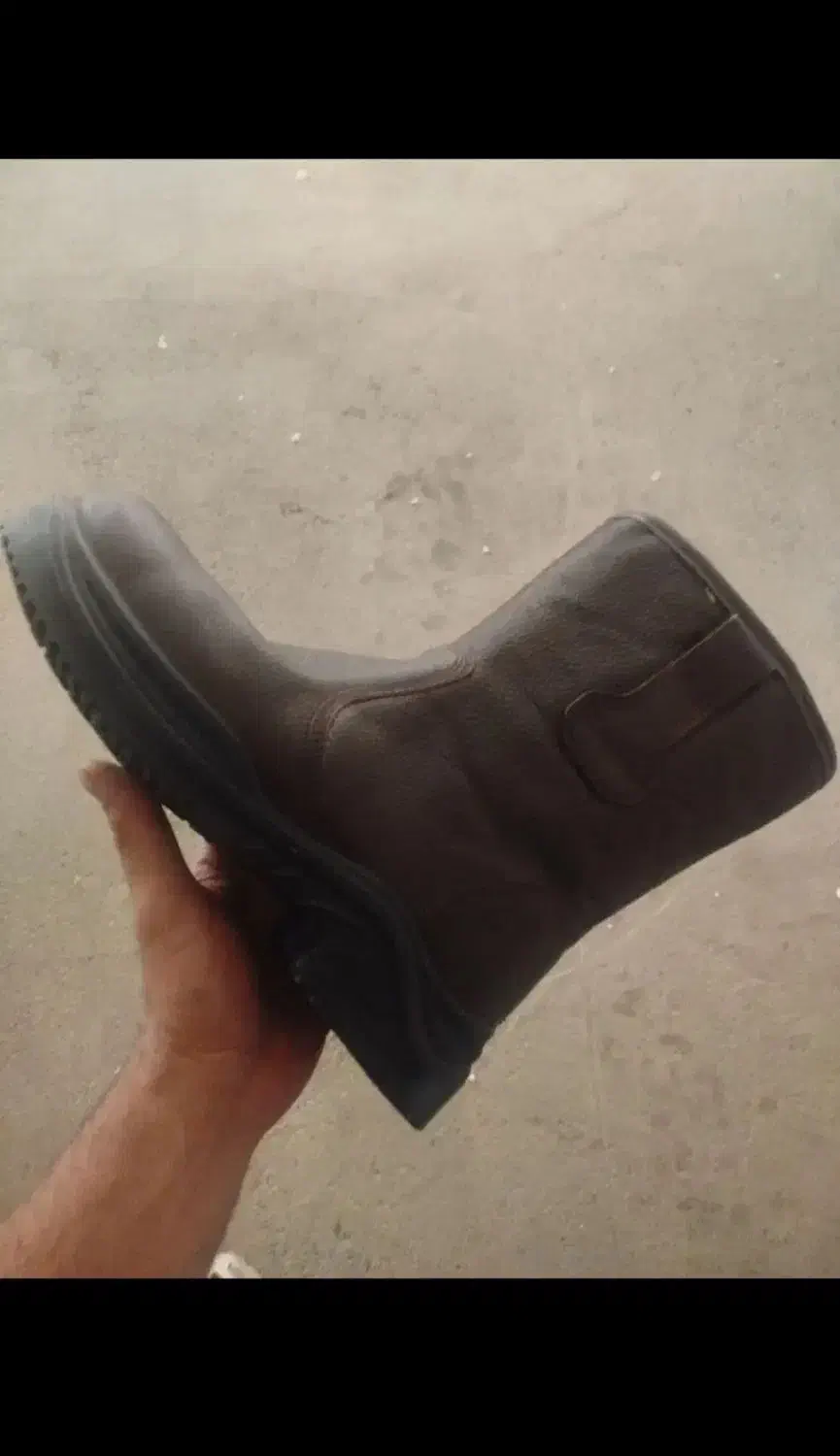 کفش کار تمام چرم|کیف، کفش، کمربند|بیجار, |دیوار