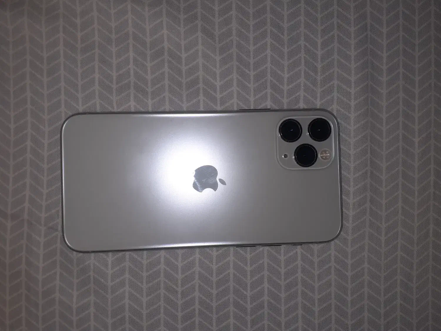 آیفون ۱۱ پرو ۲۵۶ باطری ۸۷ باتری اصلی بدون تعویضی|موبایل|رشت, گلسار|دیوار