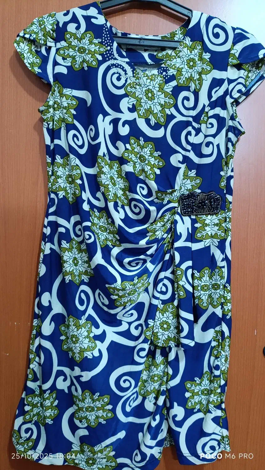 بلوزوشومیز|لباس|بومهن, |دیوار