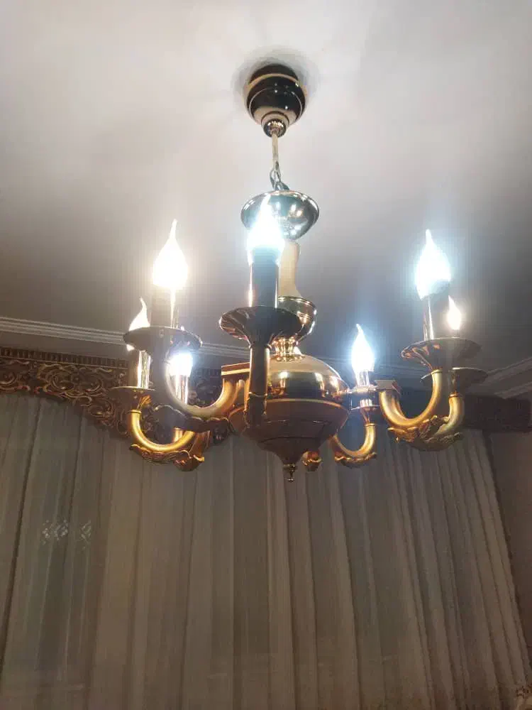 لوستر ۸شاخه|لوستر و چراغ آویز|کرج, حسین‌آباد|دیوار