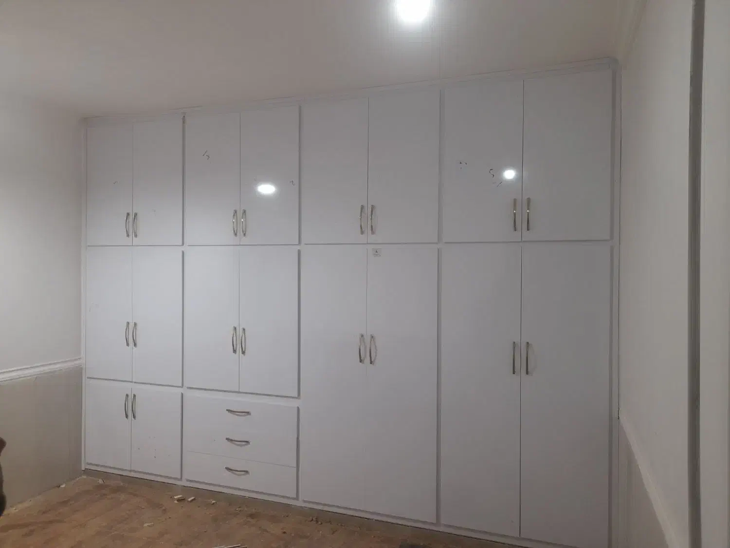 کمد دیواری، کابینت، ویترین، میز تحریر، تختخواب|خدمات پیشه و مهارت|خرمآباد, |دیوار