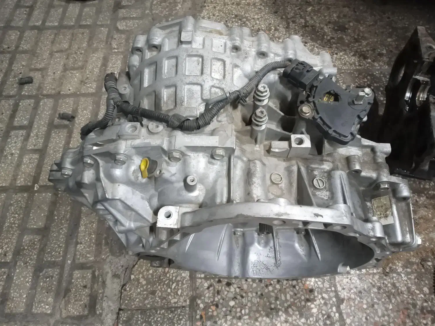 گیربکس نیسان تیانا|قطعات یدکی و لوازم جانبی|تربتحیدریه, پائین ولایت|دیوار