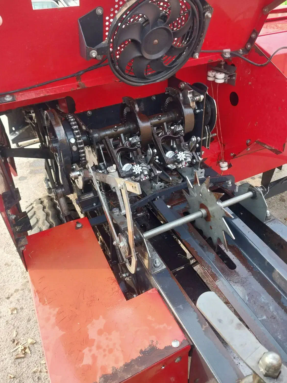 دستگاه پرس برچینکار کاه ویونجه|ماشینآلات صنعتی|خوی, |دیوار