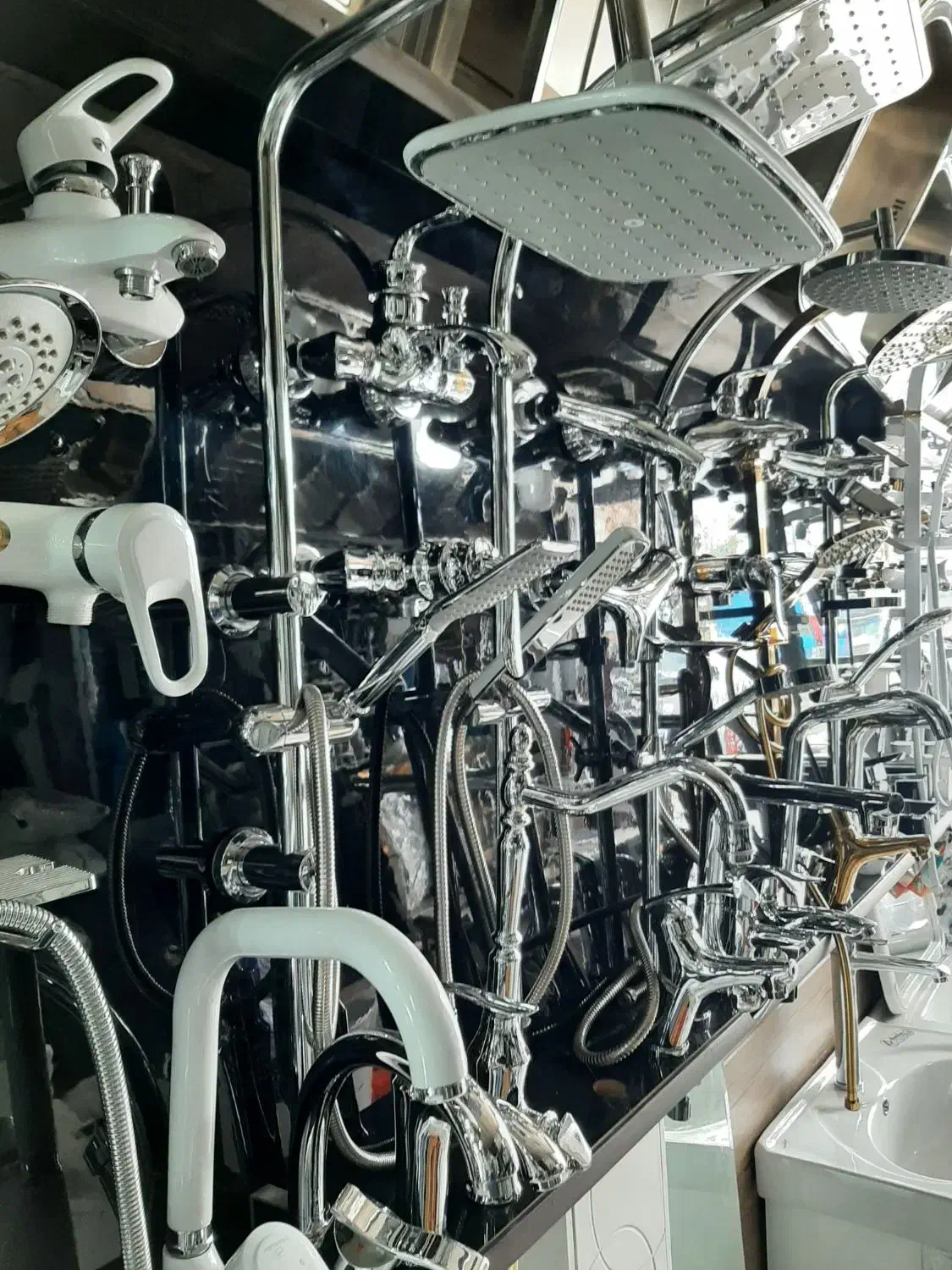 طرح تعویض شیرالات نو با شیرالات کهنه|لوازم سرویس بهداشتی|کرمانشاه, |دیوار