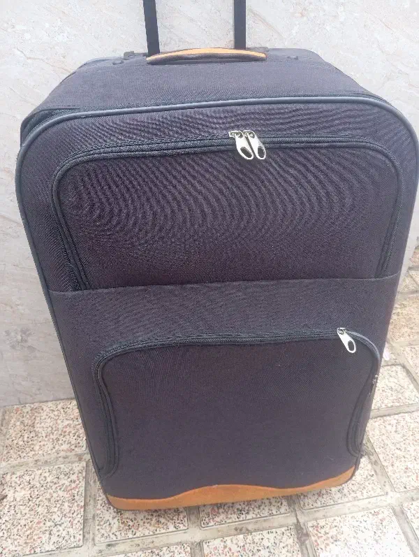 یک عدد چمدون مسافرتی|کیف، کفش، کمربند|کرج, حصارک پایین|دیوار