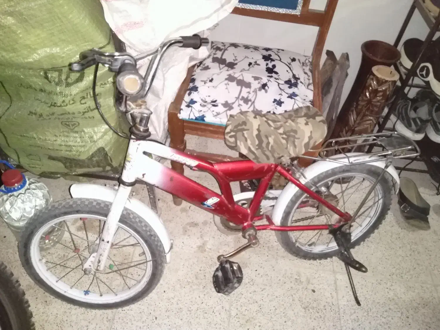 دوچرخه، وتلویزیون ومیز تلویزیون تمیز وسالم|حراج|بردسکن, |دیوار