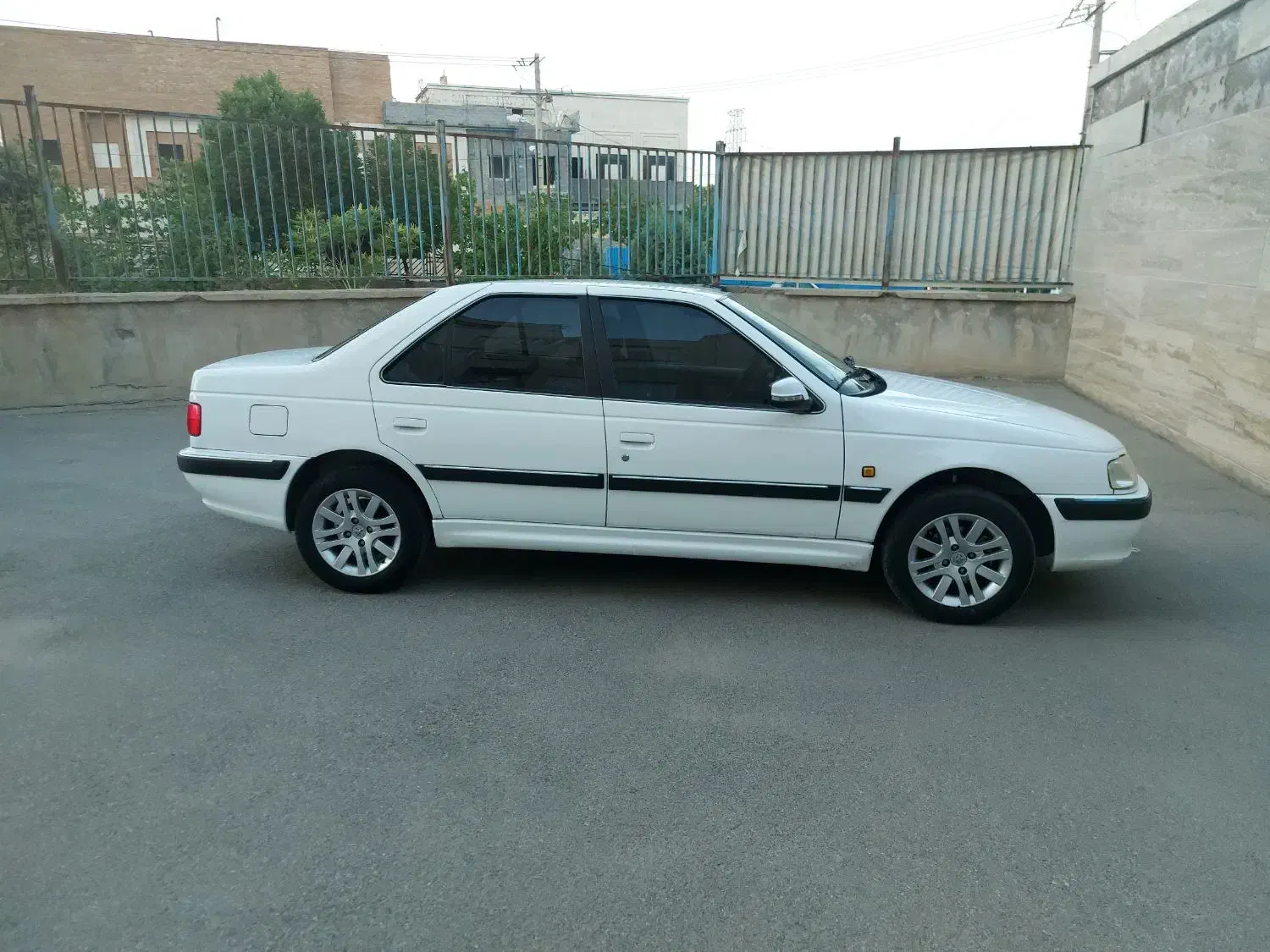 پارس ۱۴۰۰ سال سفارشی|خودرو سواری و وانت|مشهد, نیروی هوایی|دیوار