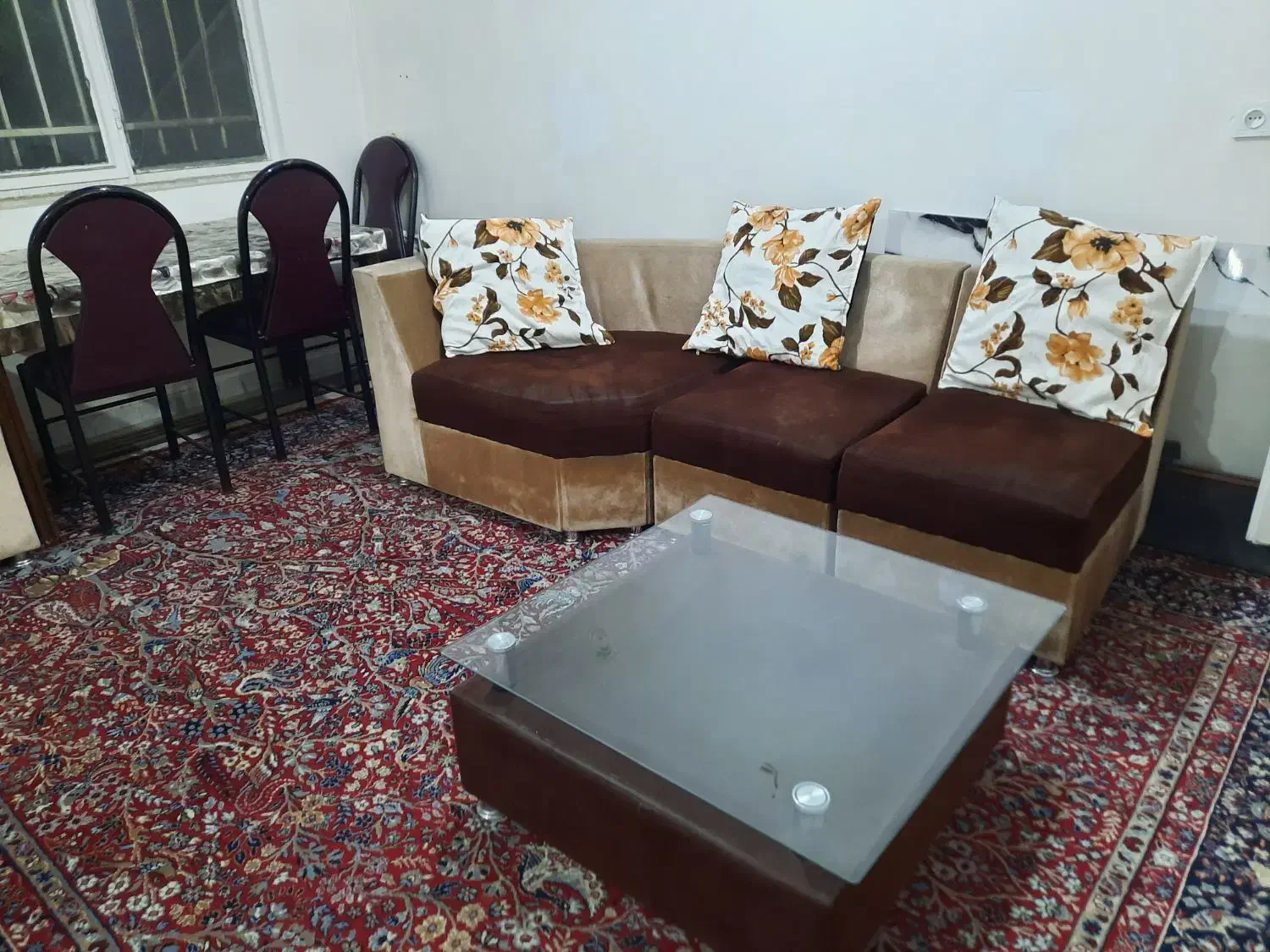 مبل ۷نفره، دوتا فرش ۱۲متری، لباسشویی، میزناهارخوری|حراج|تهران, گلستان (شهرک راه آهن)|دیوار