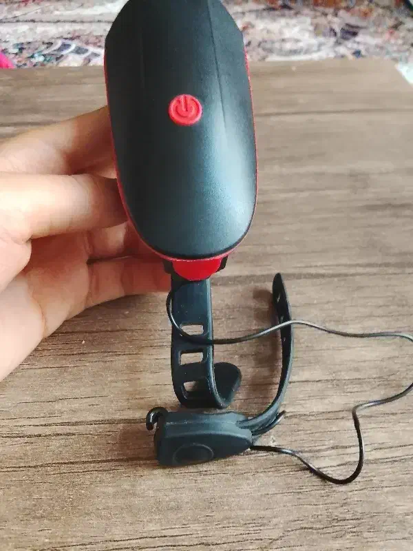 چراغ دوچرخه و گلگیر دوچرخه|دوچرخه، اسکیت، اسکوتر|کاشان, فاز ۲ ناجی آباد|دیوار