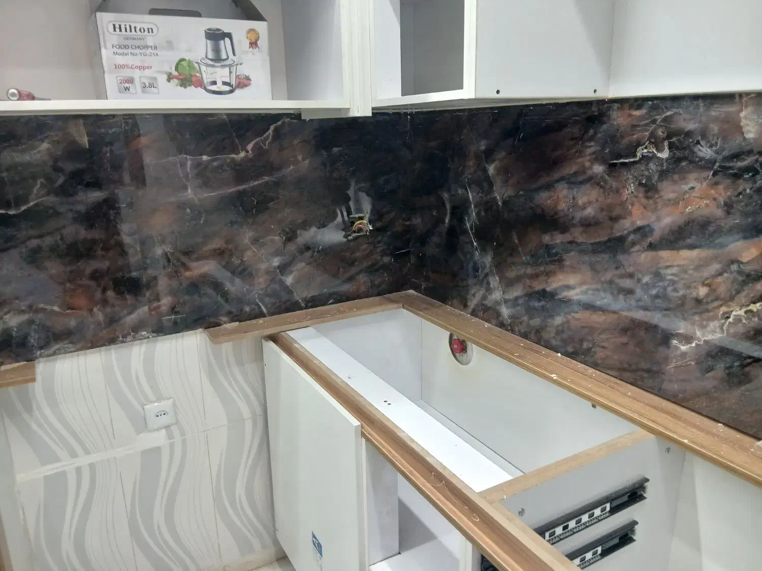 نصب کاشی سرامیک بین کابینت وسرویها|خدمات پیشه و مهارت|کرج, کرج نو|دیوار