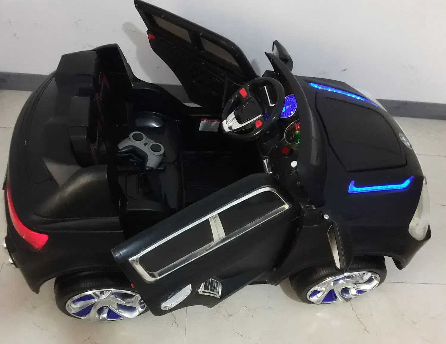 ماشین شارژی شاسی بلند مدل بی ام وه سه موتوره درحد|اسباب‌بازی بچه|محمدشهر, شهرک پیام (مهرالبرز)|دیوار