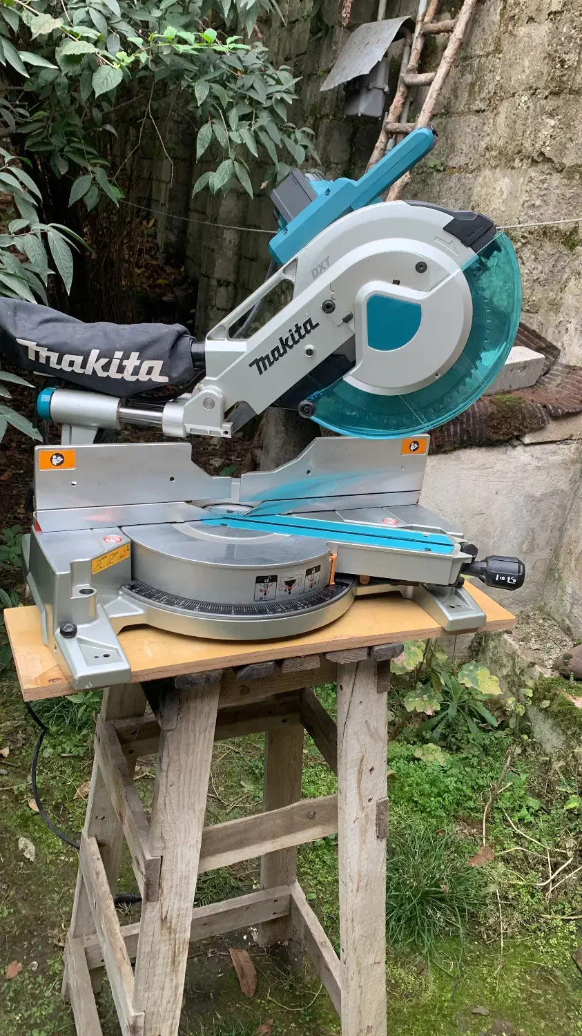 فارسی بر ماکیتا|ابزارآلات|رشت, سعدی (تختی)|دیوار