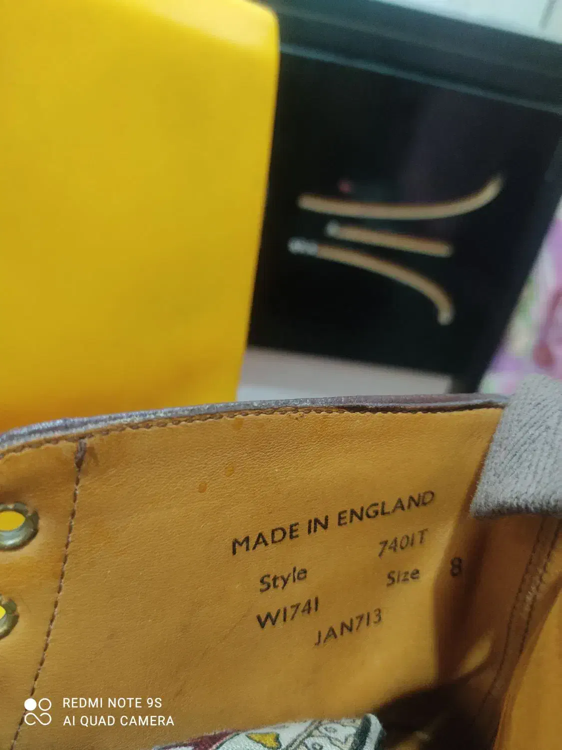 یک جفت کفش بوت|کیف، کفش، کمربند|زابل, |دیوار