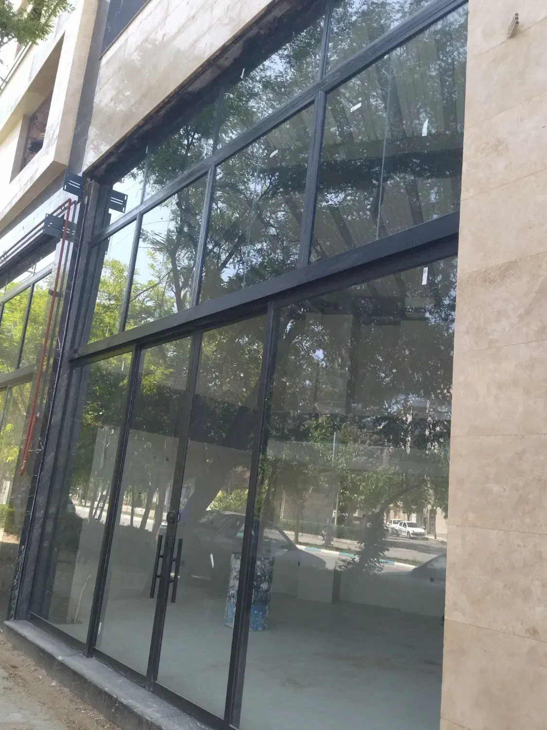 شیشه سکوریت و کرکره برقی|مصالح و تجهیزات ساختمان|بجنورد, |دیوار