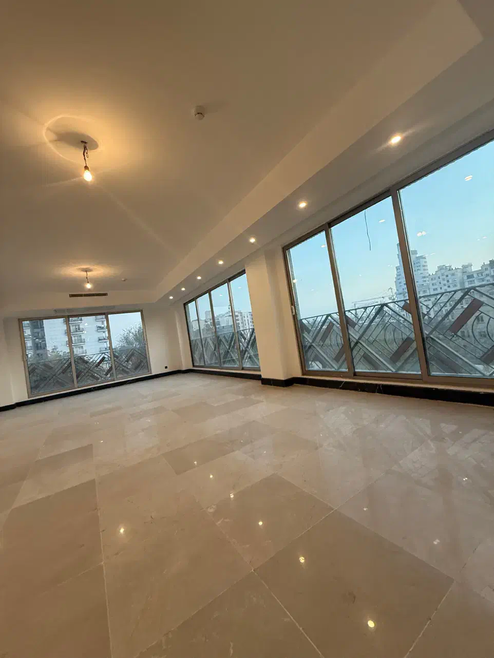 برج باغ.آپارتمان.۳۰۰ متری.۴ خواب.ازگل|اجارهٔ آپارتمان|تهران, ازگل|دیوار