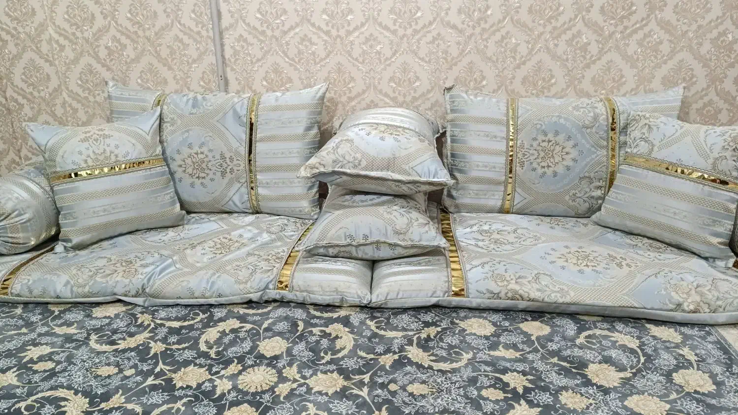 ست شاه نشین|پشتی|قدس, شهر‌قدس|دیوار