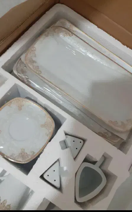 سرویس ۱۲نفره چینی پردیس کاشان|ظروف سرو و پذیرایی|ری, فیروزآبادی|دیوار